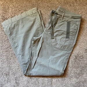 American Eagle Super Baggy Green Khaki Cargo Pants - Size 10